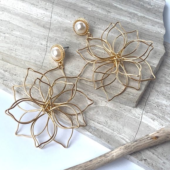 NEW ~ Anthropologie Oversized Wire Flower Drop w/ Pearl Post Earrings - Picture 6 of 6